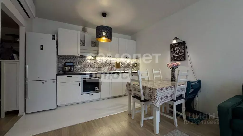 3-к кв. Москва ул. Саларьевская, 10к1 (62.7 м) - Фото 1