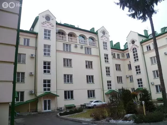 7-комнатная квартира: Ессентуки, улица Семашко, 9А (300 м) - Фото 0