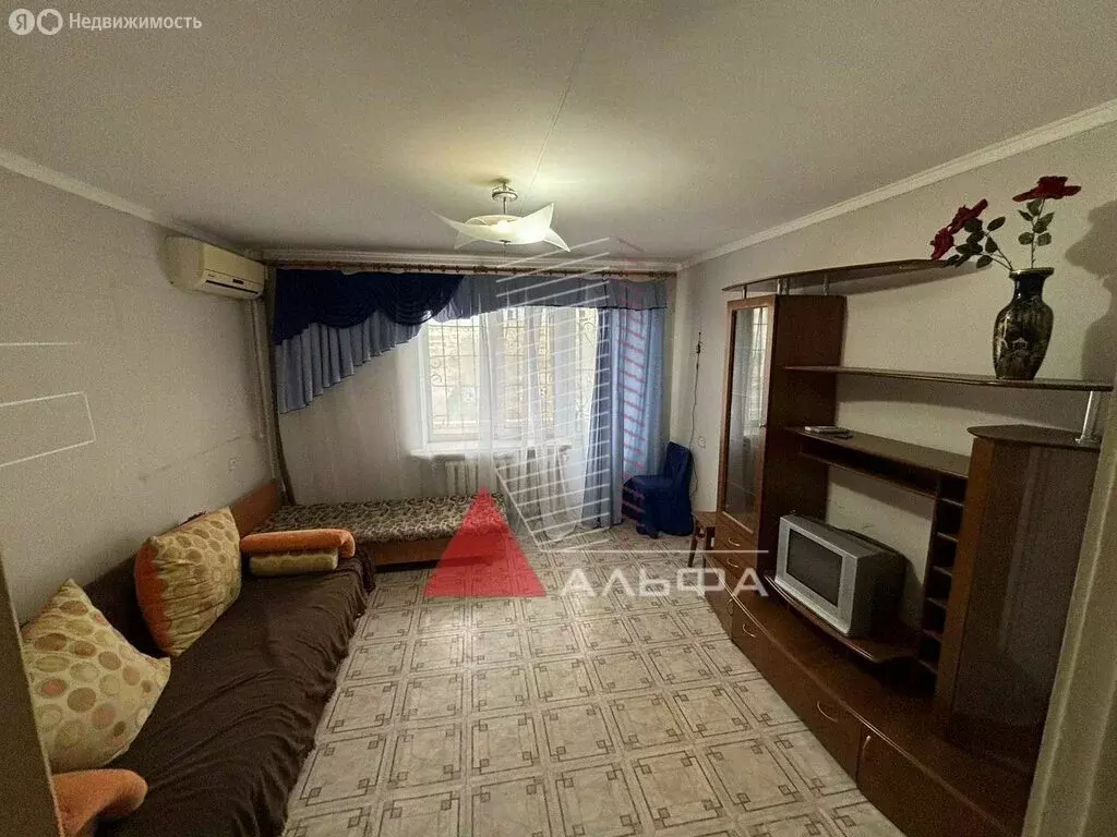 3-комнатная квартира: Евпатория, улица Некрасова, 85 (58.6 м) - Фото 1