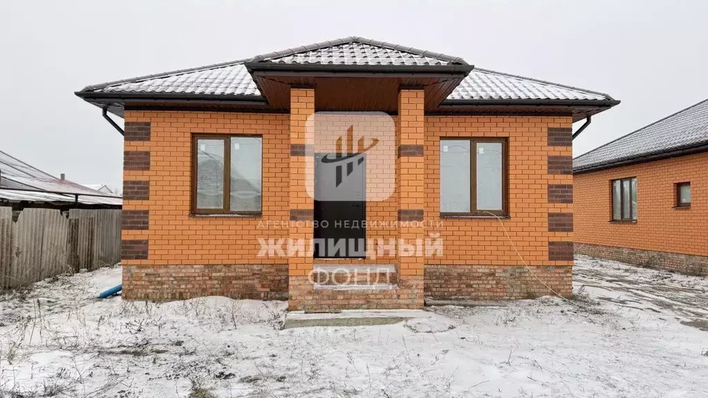 Дом в Саратовская область, Энгельсский район, Новопушкинское ... - Фото 1