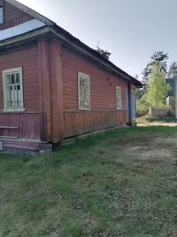 Дом в Ленинградская область, Лужский район, Толмачево городской ... - Фото 1