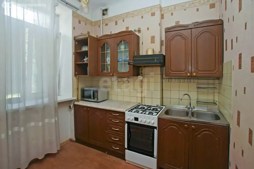 3-комнатная квартира: Омск, улица Ленина, 33 (64.4 м) - Фото 1