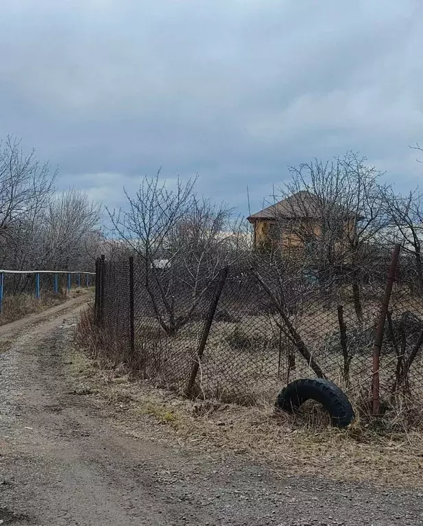 Участок в Саратовская область, Саратов муниципальное образование, д. ... - Фото 1