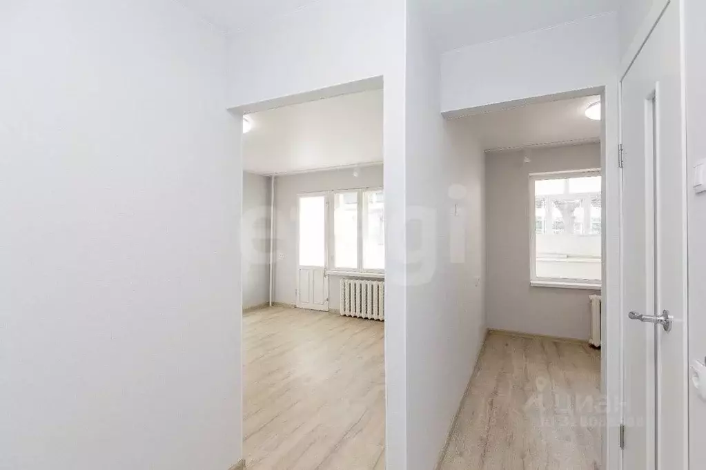 1-к кв. Тюменская область, Тюмень ул. 30 лет Победы, 115 (30.2 м) - Фото 1