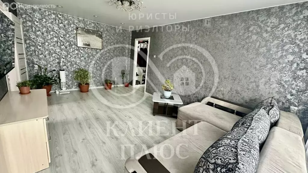 4-комнатная квартира: Невельск, улица Гоголя, 4 (63.6 м) - Фото 1