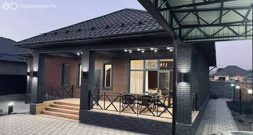 Дом в Ростов-на-Дону, Особенная улица (90 м) - Фото 0