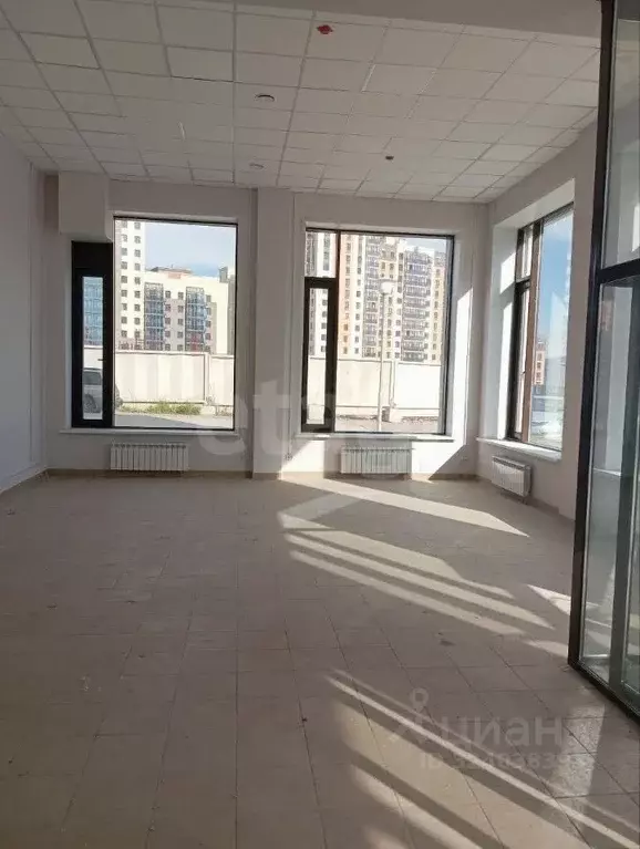 Помещение свободного назначения в Красноярский край, Красноярск ул. ... - Фото 1