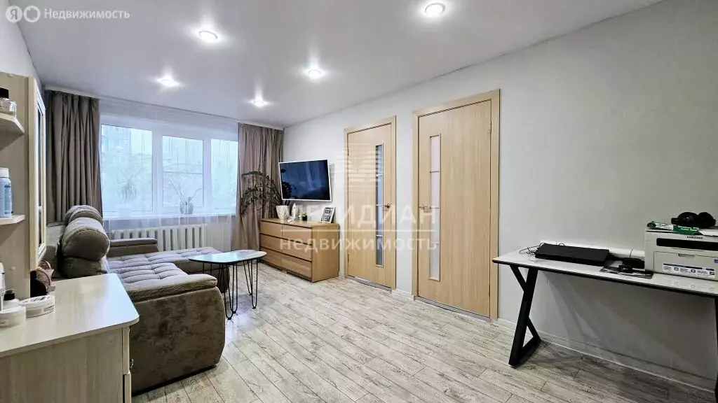 3-комнатная квартира: Бор, 2-й микрорайон, 37 (49.6 м) - Фото 1