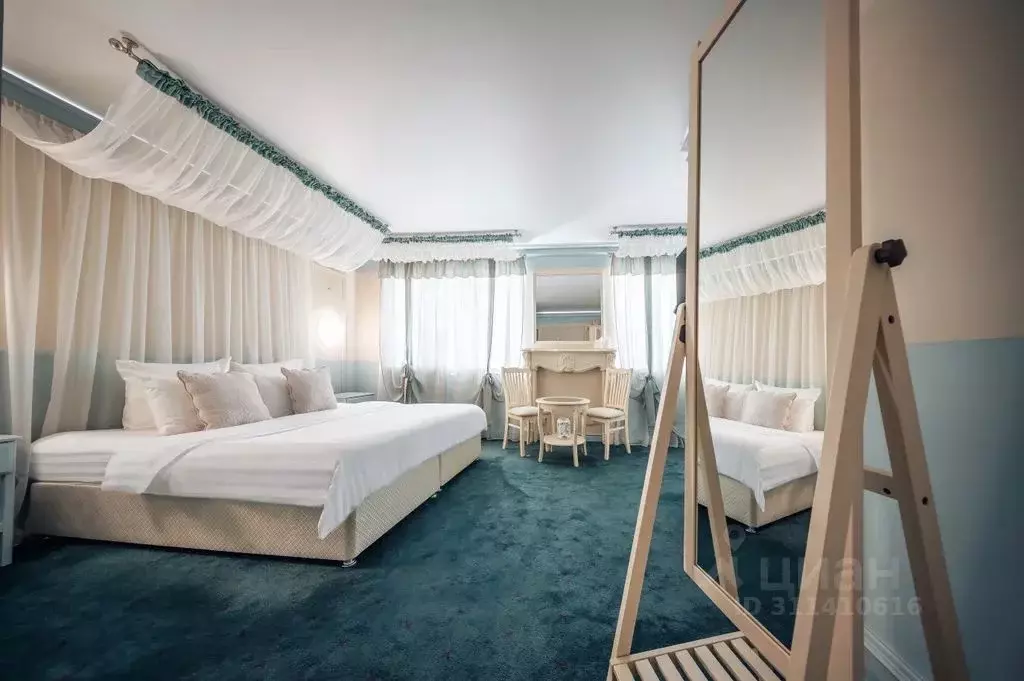 Комната Тюменская область, Тюмень ул. Республики, 159 - Фото 1