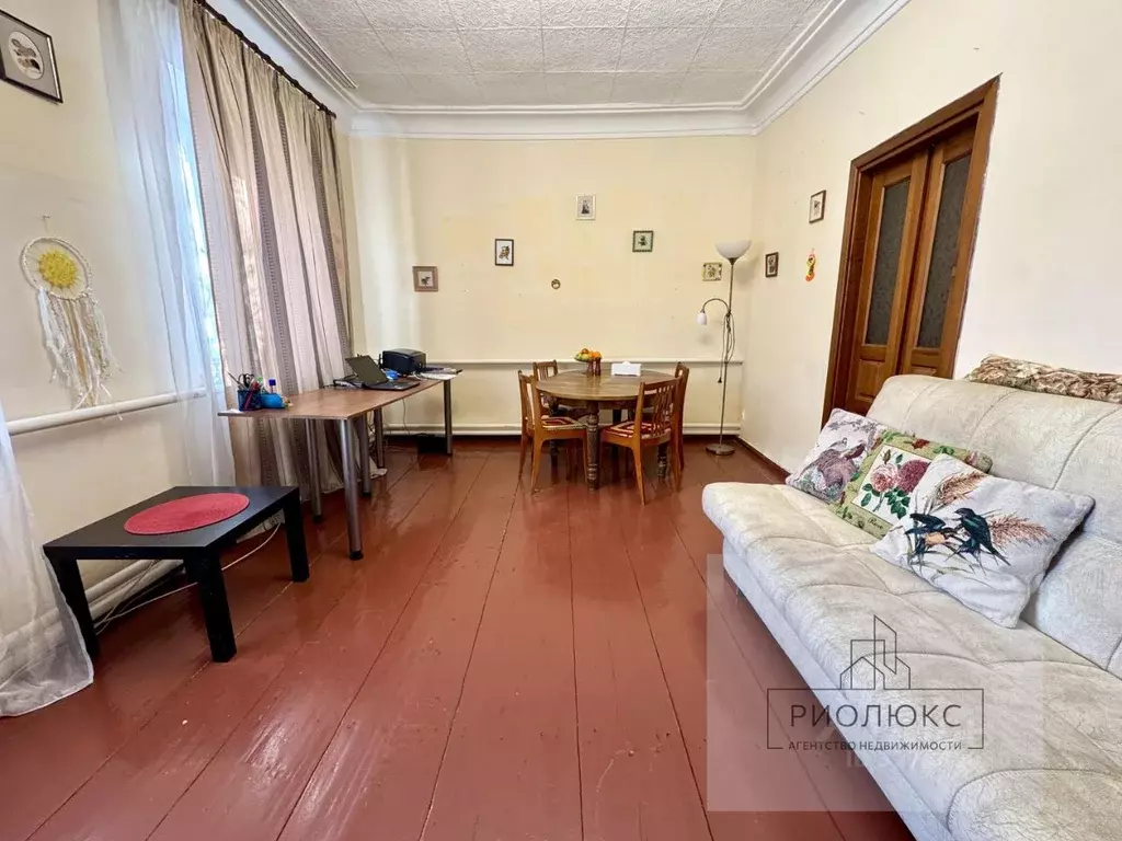 Дом в Челябинская область, Челябинск Приморская ул., 10 (207 м) - Фото 1