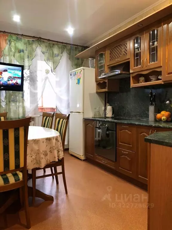 3-к кв. Ханты-Мансийский АО, Сургут Студенческая ул., 13 (67.2 м) - Фото 0
