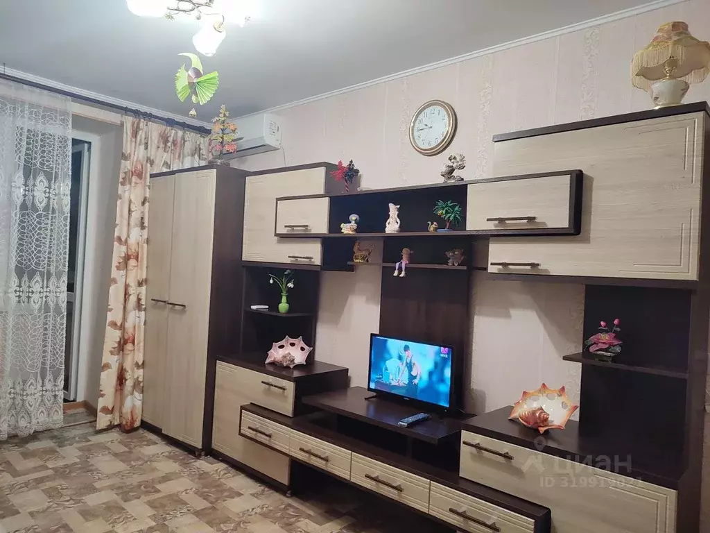 2-к кв. Крым, Щелкино Ленинский район, 1-й мкр, 8 (55.0 м) - Фото 1