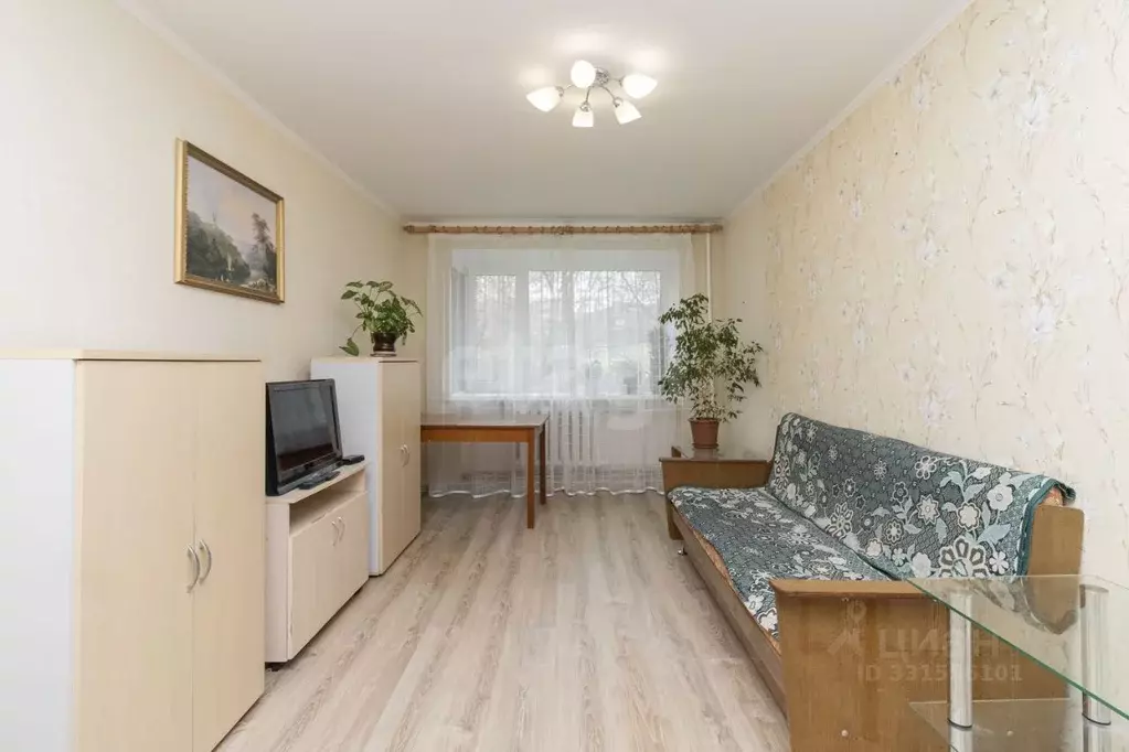 2-к кв. Тюменская область, Тюмень Холодильная ул., 132 (42.6 м) - Фото 1