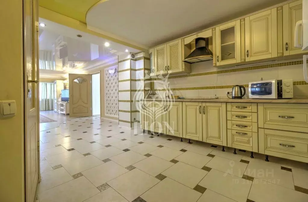 3-к кв. Крым, Алушта ул. Чатырдагская, 1А (114.5 м) - Фото 1