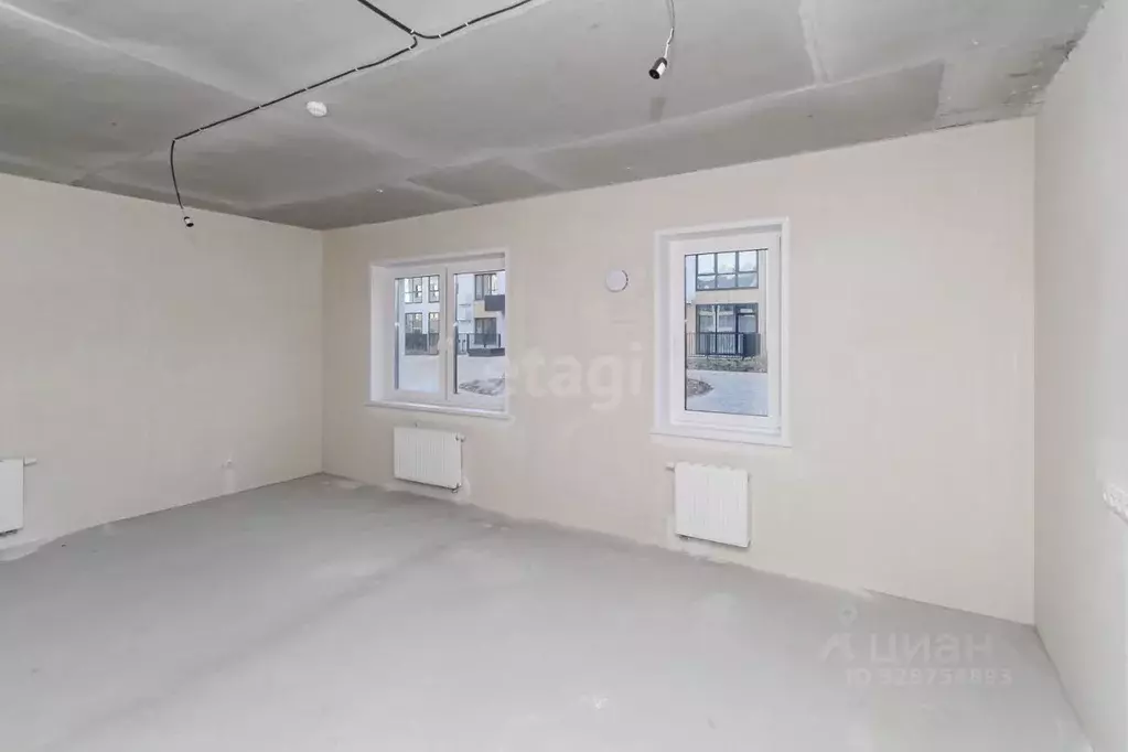 2-к кв. Тюменская область, Тюмень ул. Игоря Комиссарова, 11 (60.7 м) - Фото 1