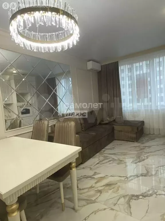 2-комнатная квартира: Нальчик, улица Героя России Т.М. Тамазова, 3 (78 ... - Фото 1