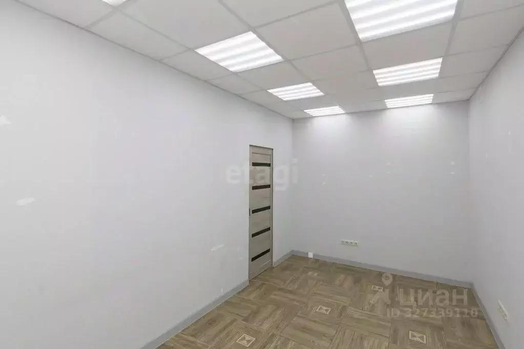 Помещение свободного назначения в Тюменская область, Тюмень Мельничная ... - Фото 1