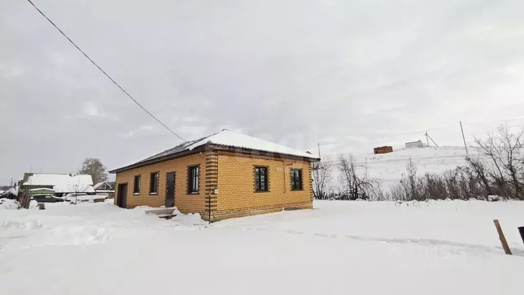 Дом в Башкортостан, Ишимбай Партизанская ул., 6 (110 м) - Фото 1