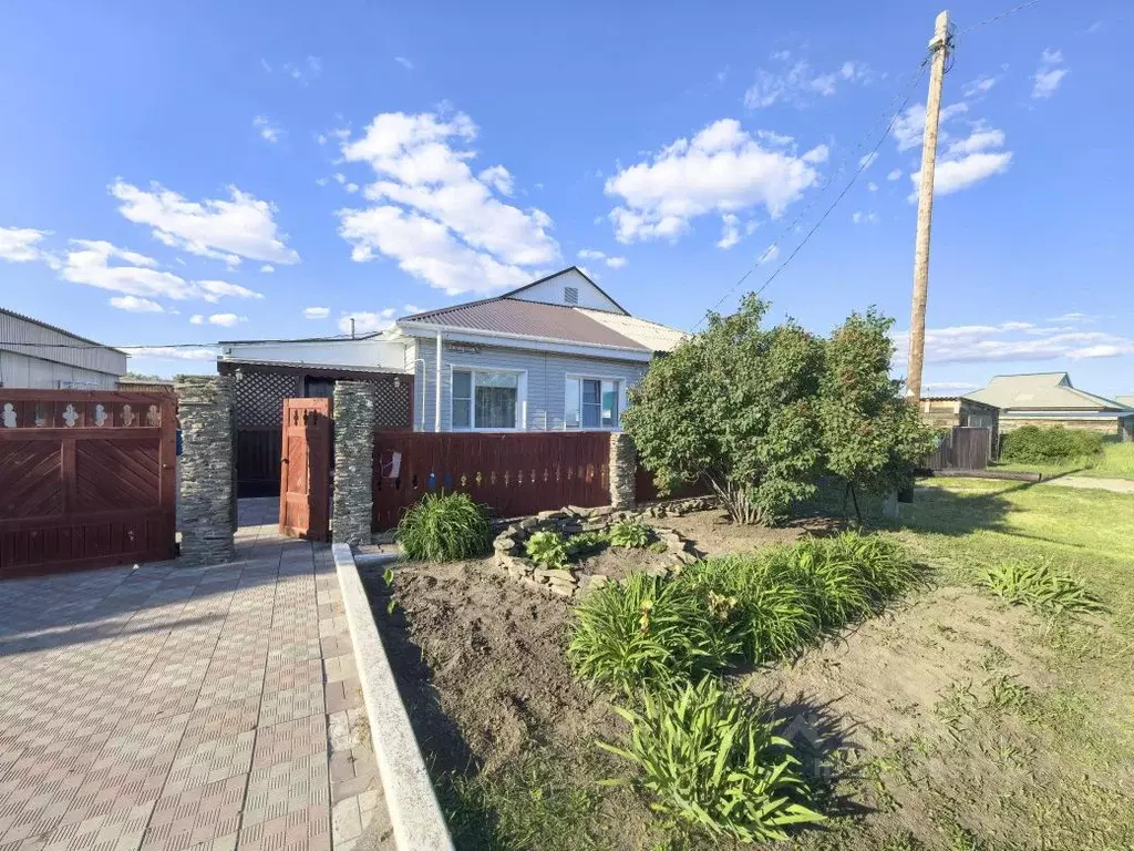 Дом в Омская область, Русская Поляна рп ул. Пионерская, 8 (93 м) - Фото 1