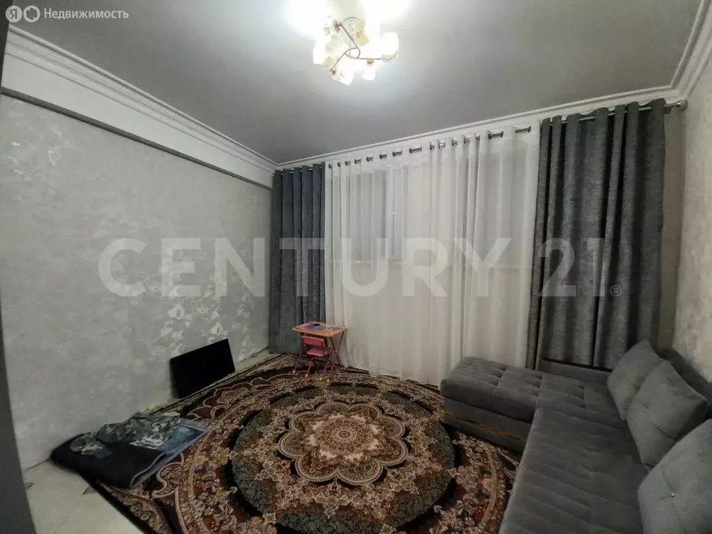 1-комнатная квартира: Махачкала, улица Ирчи Казака, 69А (42 м) - Фото 1
