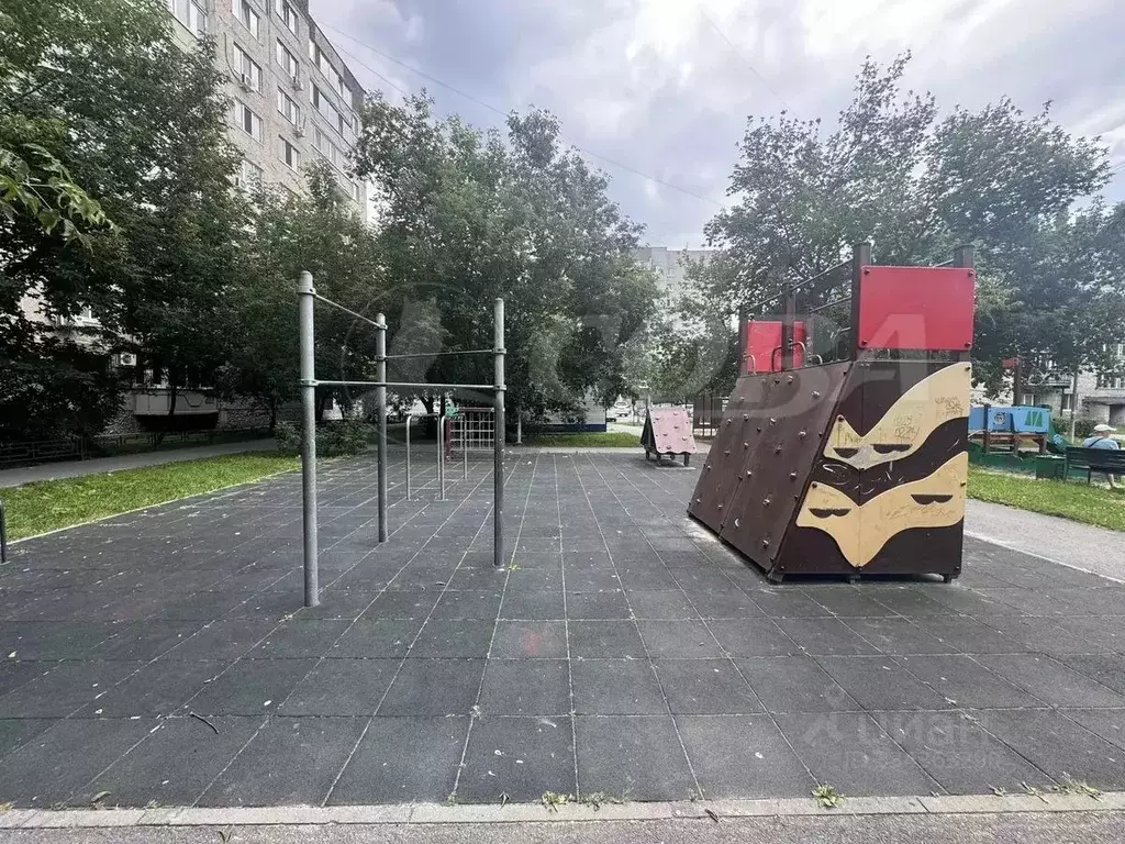 2-к кв. Тюменская область, Тюмень ул. Мельникайте, 122 (60.0 м) - Фото 2