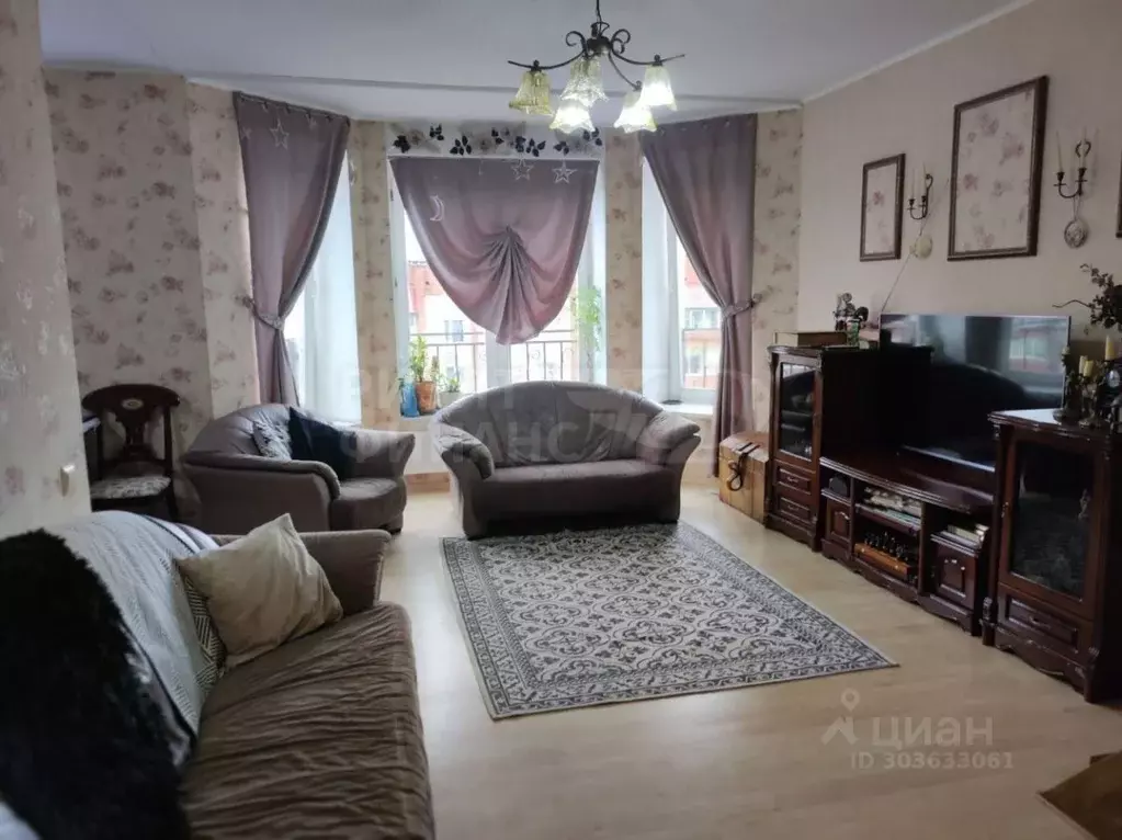 3-к кв. Калининградская область, Калининград Озерная ул., 47 (75.0 м) - Фото 0