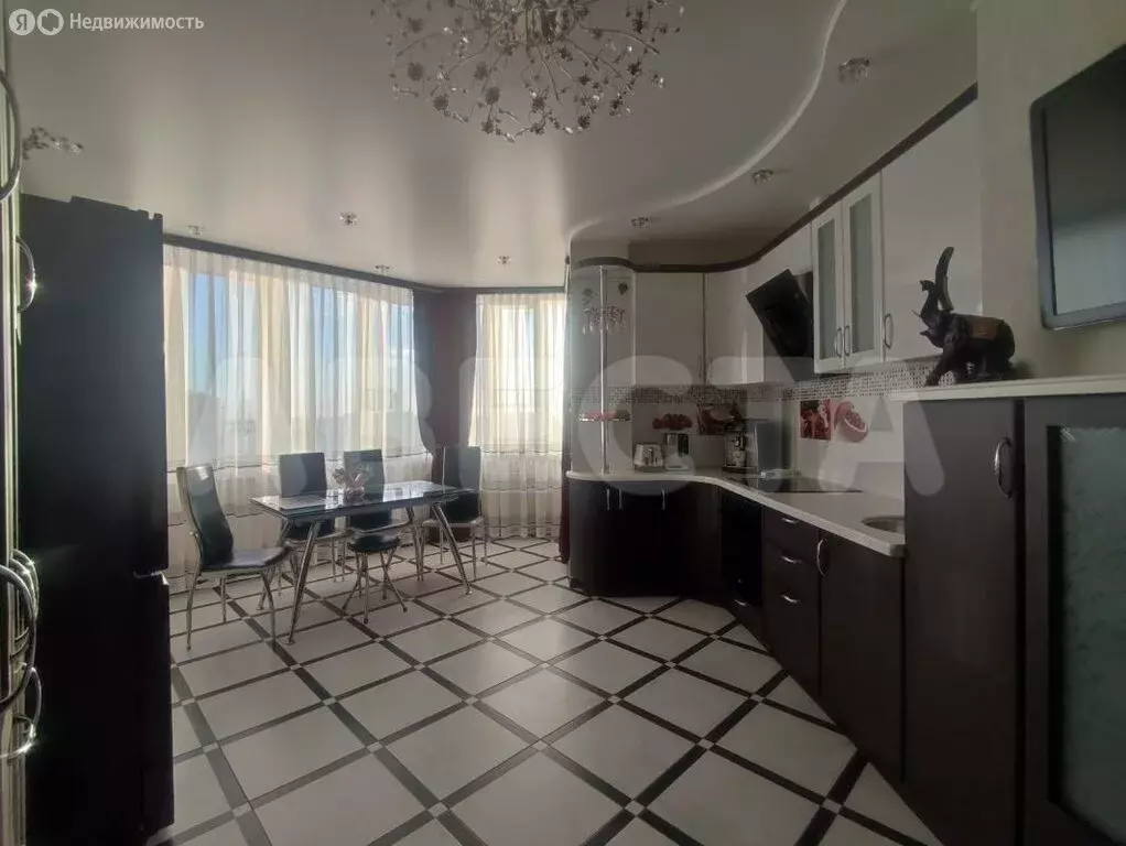 2-комнатная квартира: Омск, улица 70 лет Октября, 13/3 (82.4 м) - Фото 2