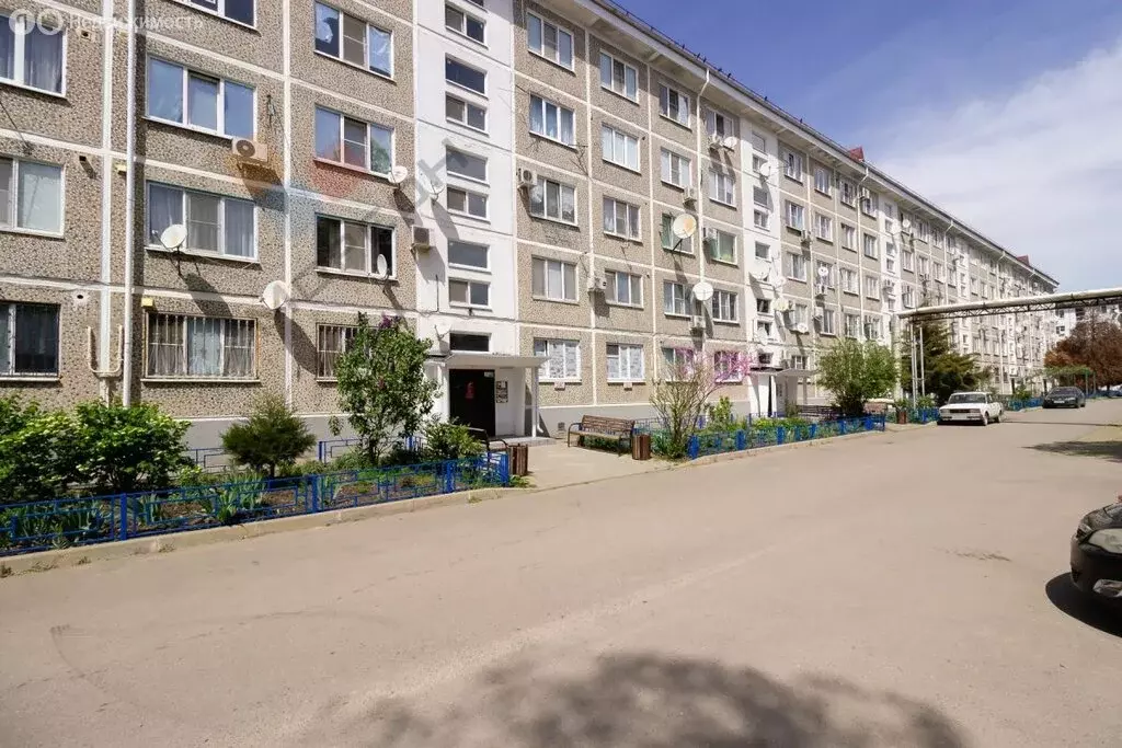2-комнатная квартира: посёлок Лорис, улица Васильченко, 1 (43.6 м) - Фото 0