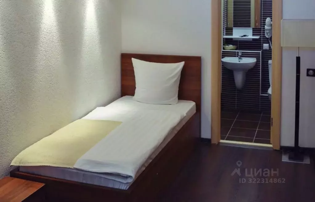 Комната Астраханская область, Астрахань ул. Кирова, 87АЗ (15.0 м) - Фото 1