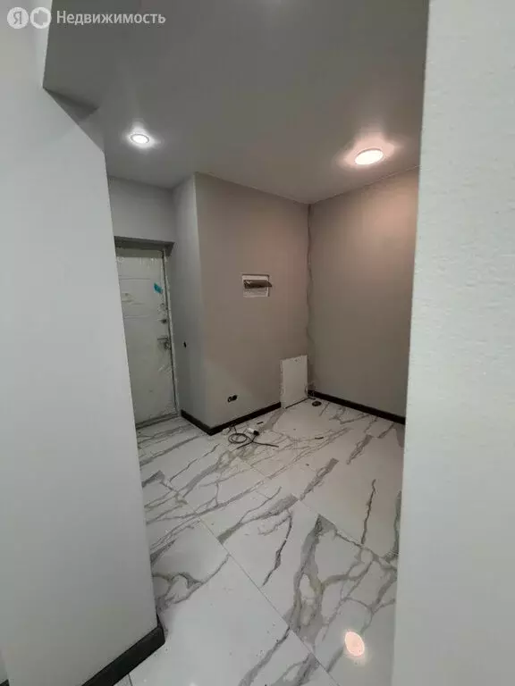 1-комнатная квартира: Омск, улица Конева, 40 (38 м) - Фото 1