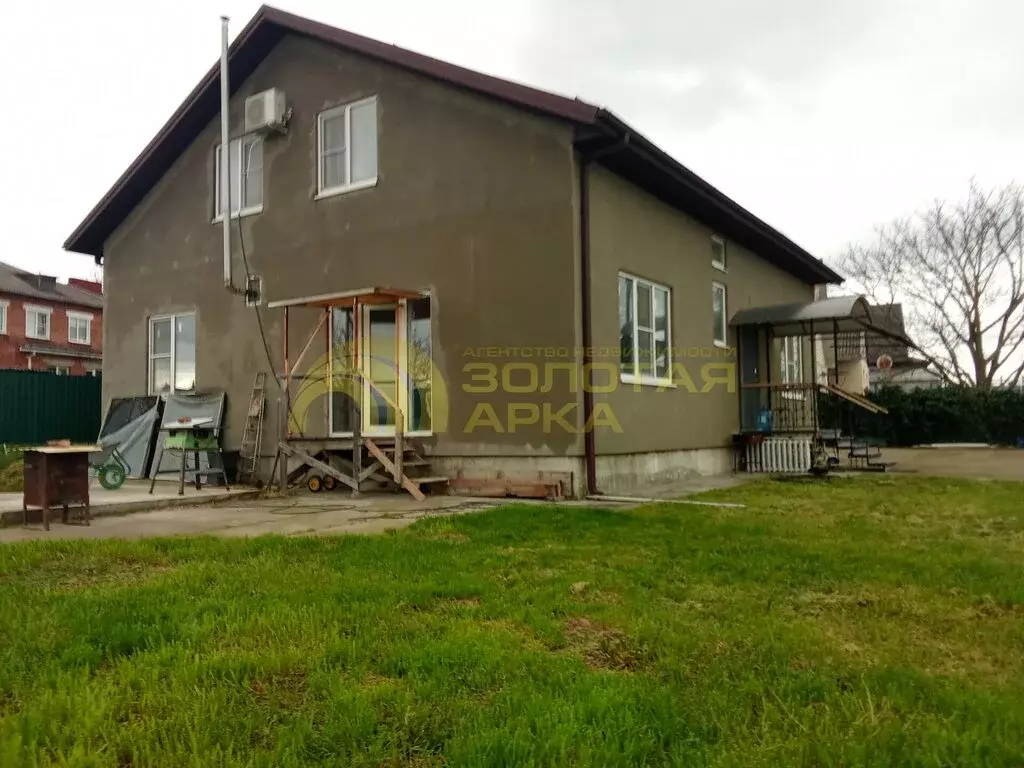 Дом в Абинск, улица Дзержинского (200 м) - Фото 1