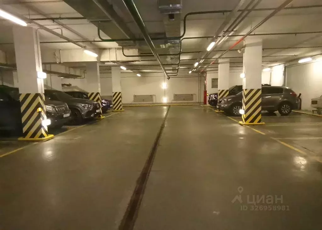 Гараж в Москва ул. Адмирала Лазарева, 63к2соор1 (8 м) - Фото 1