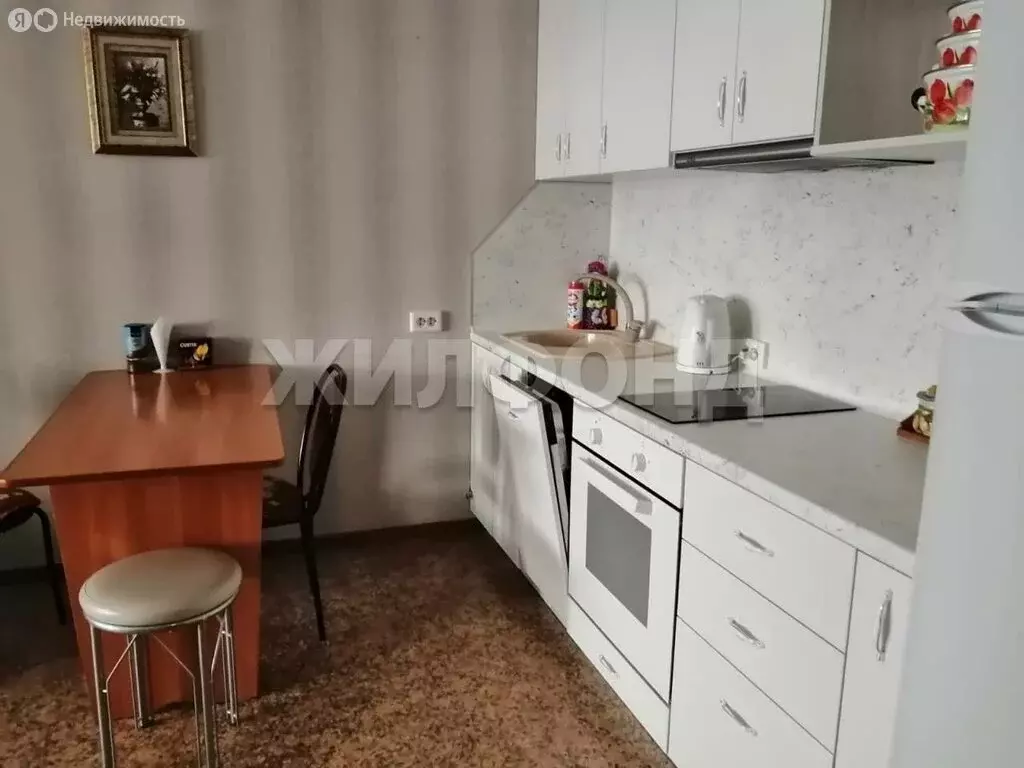 Квартира-студия: Новосибирск, улица Сибиряков-Гвардейцев, 82 (28.7 м) - Фото 1