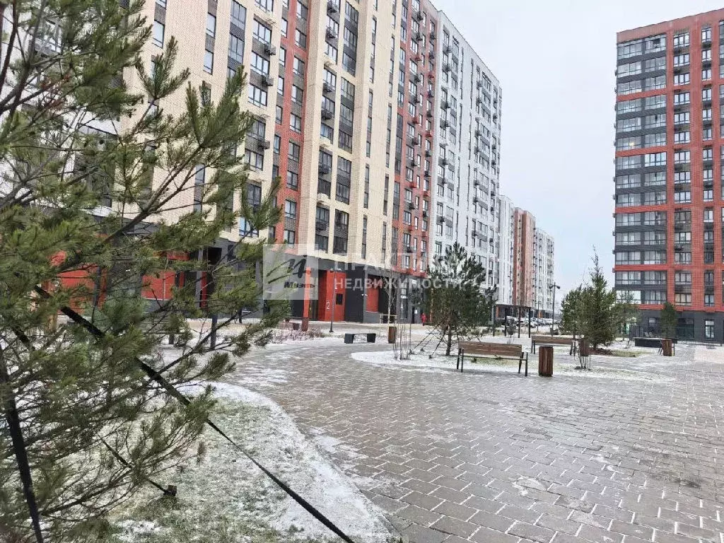 Продается 4-комнатная квартира - Фото 1
