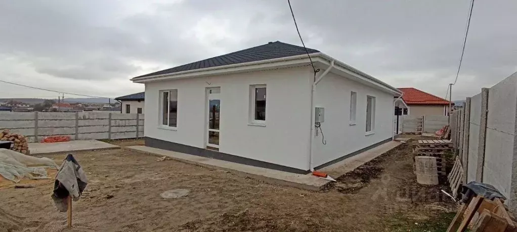 Дом в Крым, Симферопольский район, с. Доброе ул. Йилдыз, 59 (131 м) - Фото 1