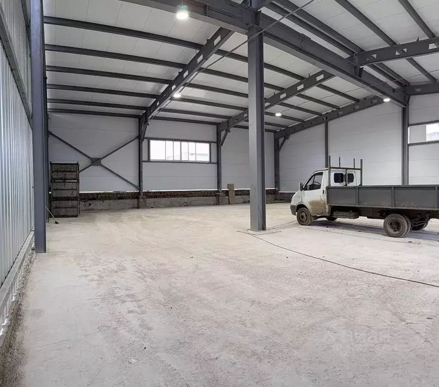 Помещение свободного назначения в Саратовская область, пос. Зоринский ... - Фото 1