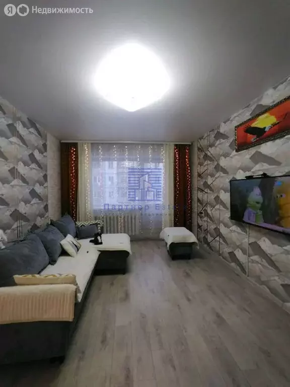 3-комнатная квартира: Кызыл, улица Калинина, 8 (62.8 м) - Фото 1