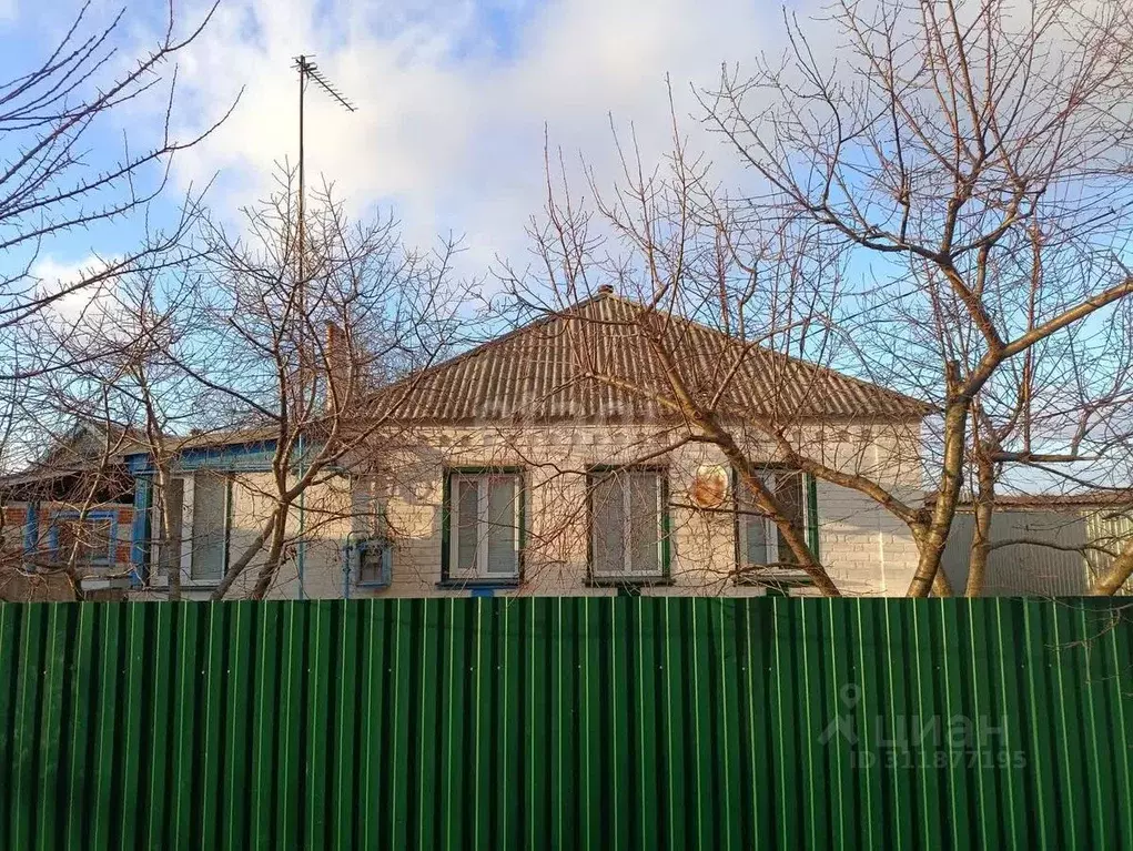 Дом в Белгородская область, Вейделевка рп пл. Центральная (55 м) - Фото 0