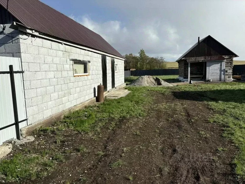 Дом в Башкортостан, Баймакский район, Татлыбаевский сельсовет, д. ... - Фото 2