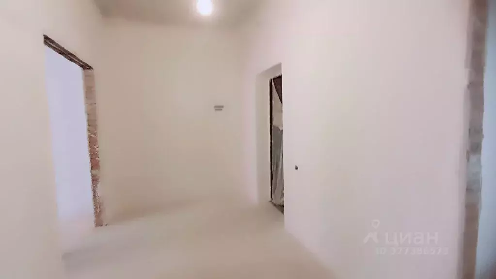 2-к кв. Кабардино-Балкария, Нальчик ул. Тлостанова, 28Б (72.0 м) - Фото 2