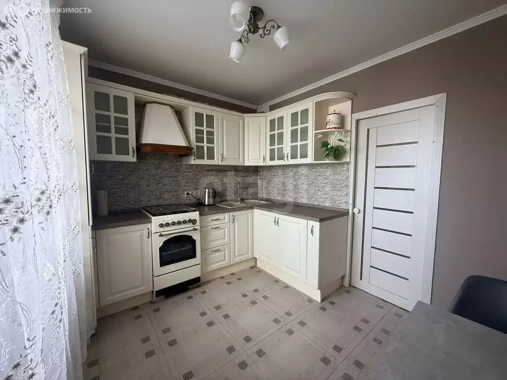 3-комнатная квартира: Белгород, улица Есенина, 44А (63.1 м) - Фото 1