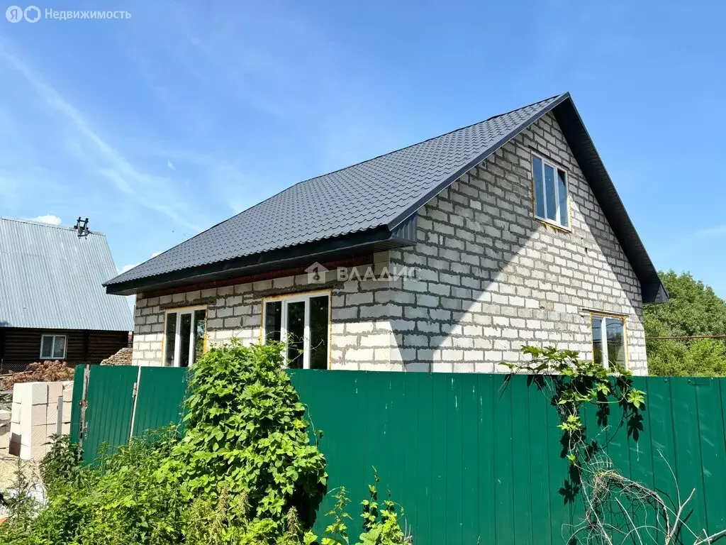 Дом в село Бессоновка, улица Шевченко (140 м) - Фото 1