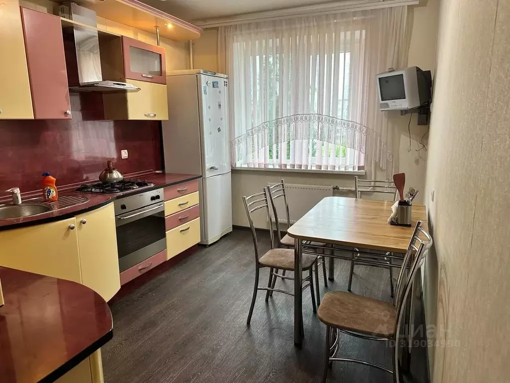 3-к кв. Саратовская область, Балаково ул. Гагарина, 38 (63.0 м) - Фото 0