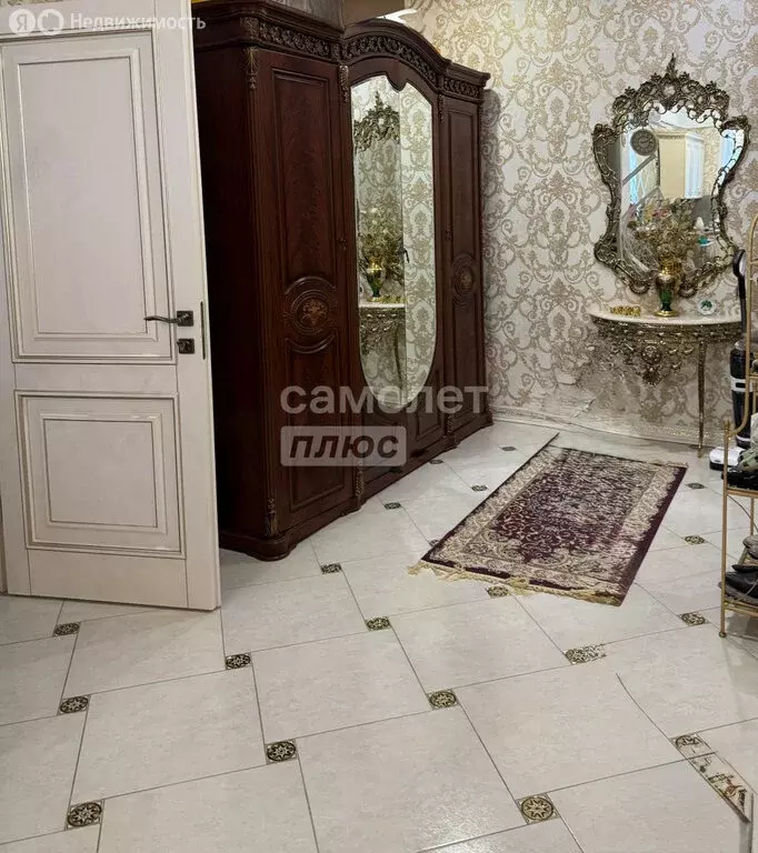 3-комнатная квартира: Махачкала, улица Лаптиева, 10 (86 м) - Фото 1