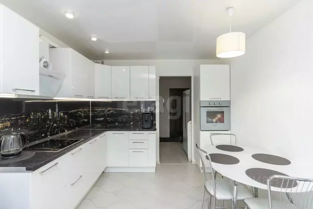 2-к кв. Тюменская область, Тюмень Восточный мкр, ул. Моторостроителей, ... - Фото 1