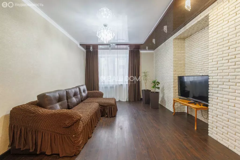 3-комнатная квартира: Брянск, улица Дуки, 75 (91 м) - Фото 1