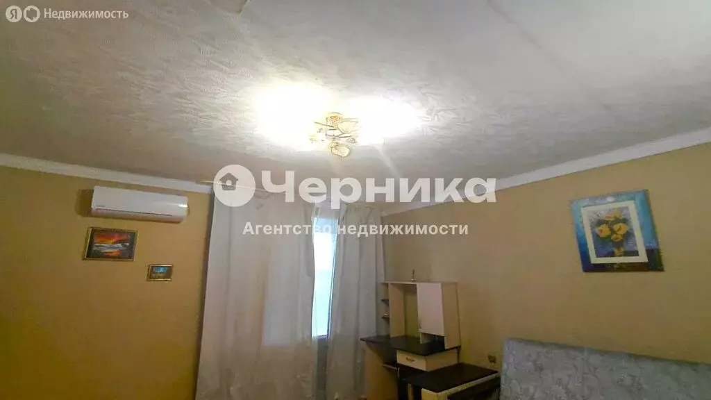 1-комнатная квартира: Каменск-Шахтинский, улица Ворошилова, 143/5 ... - Фото 0