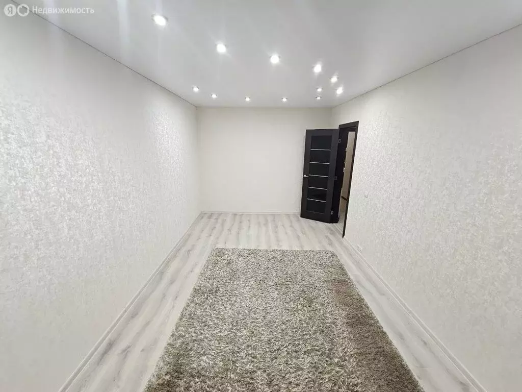 3-комнатная квартира: Новый Уренгой, район Северная Жилая Часть, ... - Фото 1