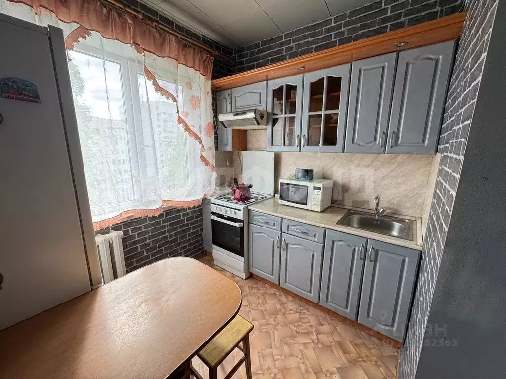 2-к кв. Белгородская область, Белгород Гостенская ул., 1 (50.0 м) - Фото 0