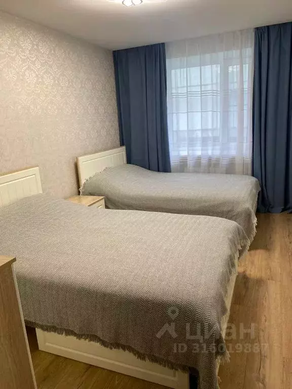 2-к кв. Псковская область, Пушкинские Горы рп ул. Ленина, 48 (52.0 м) - Фото 1